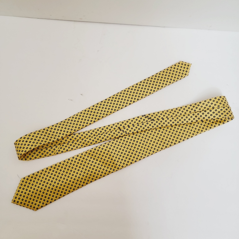 Silk blend/mix CHAPS polka dots yellow tie